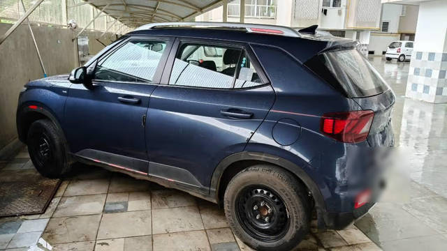 https://images10.gaadi.com/usedcar_image/4619215/original/8bdf1314-c885-4a1c-8306-90f06c8cd0ee.png?imwidth=6400