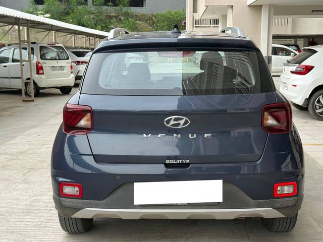 https://images10.gaadi.com/usedcar_image/4619215/original/processed_0c60c2f6-27d8-43d7-b029-0874fa4039f6.jpg?imwidth=6401