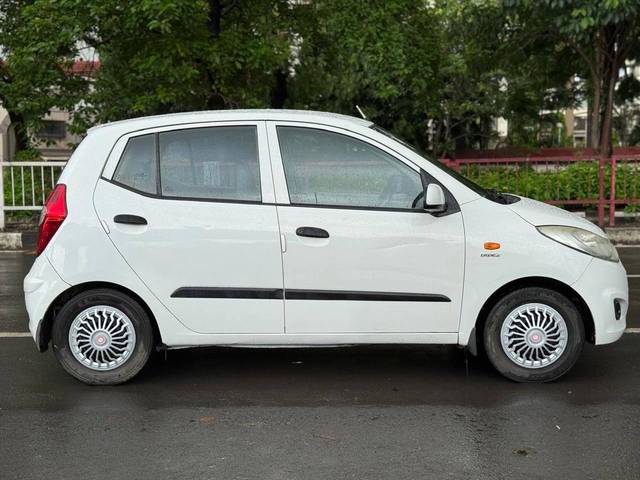 https://images10.gaadi.com/usedcar_image/4619219/original/processed_dc4f46797f670ea67de9d997537171bd.jpg?imwidth=6401