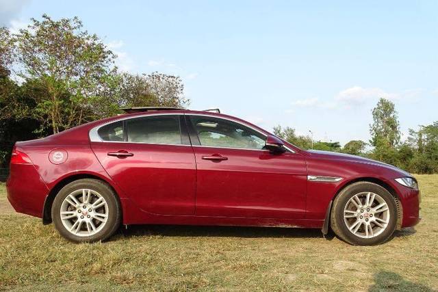 https://images10.gaadi.com/usedcar_image/4619225/original/processed_4a943a20b3e357cad79368706ced2751.jpg?imwidth=6401