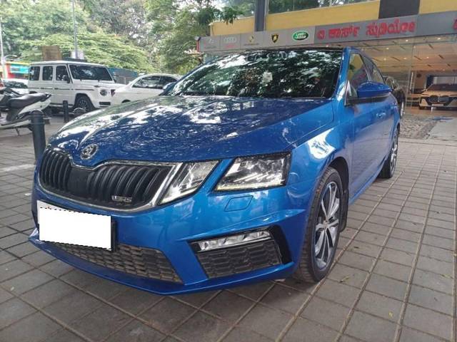 https://images10.gaadi.com/usedcar_image/4619251/original/processed_7c0028fa0244163193c66c4689c5beb0.jpg?imwidth=6401