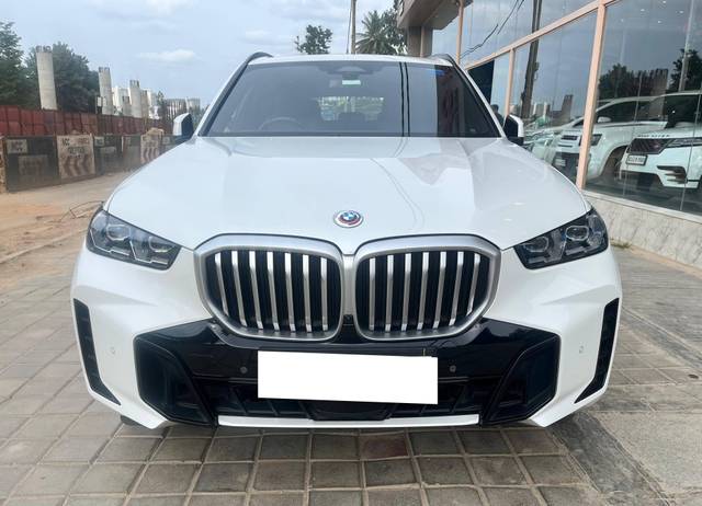 https://images10.gaadi.com/usedcar_image/4619254/original/processed_6bcd5563ef11532735b394d836d996cc.jpg?imwidth=6402