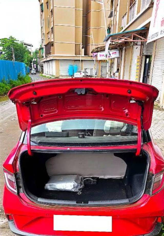 https://images10.gaadi.com/usedcar_image/4619264/original/processed_3a9ee53e-44eb-464e-9dbb-d9737e308da9.jpg?imwidth=6402