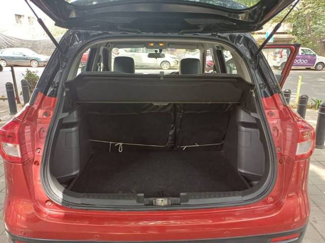 https://images10.gaadi.com/usedcar_image/4619298/original/248a3043817cef373d69c8d0cb9d4d2b.jpg?imwidth=6402