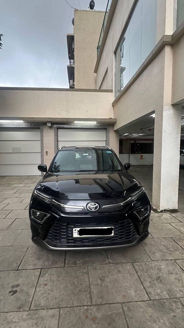 https://images10.gaadi.com/usedcar_image/4619317/original/processed_40f1edaa-386b-4d99-8b28-6f2f19c56d6c.jpg?imwidth=6402