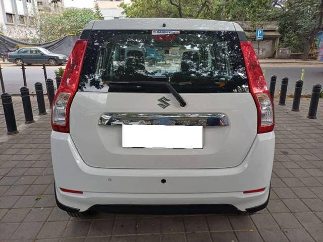 https://images10.gaadi.com/usedcar_image/4619345/original/processed_92e2009753fd8dad3534b6cf6911f5c3.jpg?imwidth=6402
