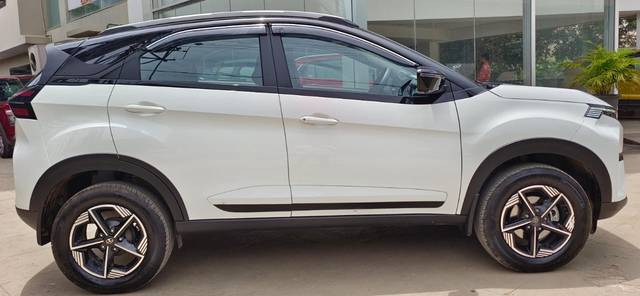 https://images10.gaadi.com/usedcar_image/4619353/original/36d3cff226fb18eb896b268dbbbbce9e.jpeg?imwidth=6401