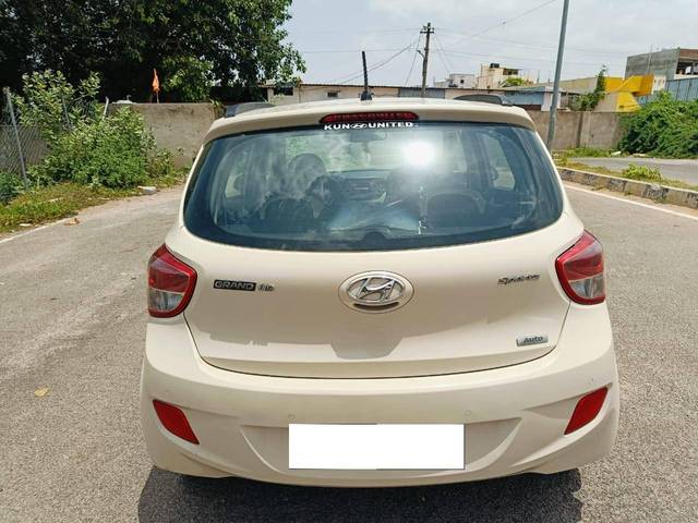 https://images10.gaadi.com/usedcar_image/4619361/original/processed_ec7eff6d9f5639ef9f4200d3e0f05a73.jpg?imwidth=6402