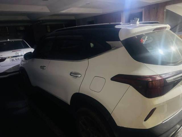 https://images10.gaadi.com/usedcar_image/4619374/original/processed_0bf9311b-cceb-40f2-882d-25114633f6b2.jpeg?imwidth=6401