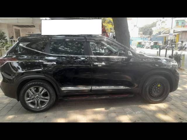 https://images10.gaadi.com/usedcar_image/4619393/original/processed_92adc655617bebf356d469e171c1da7d.jpg?imwidth=6401