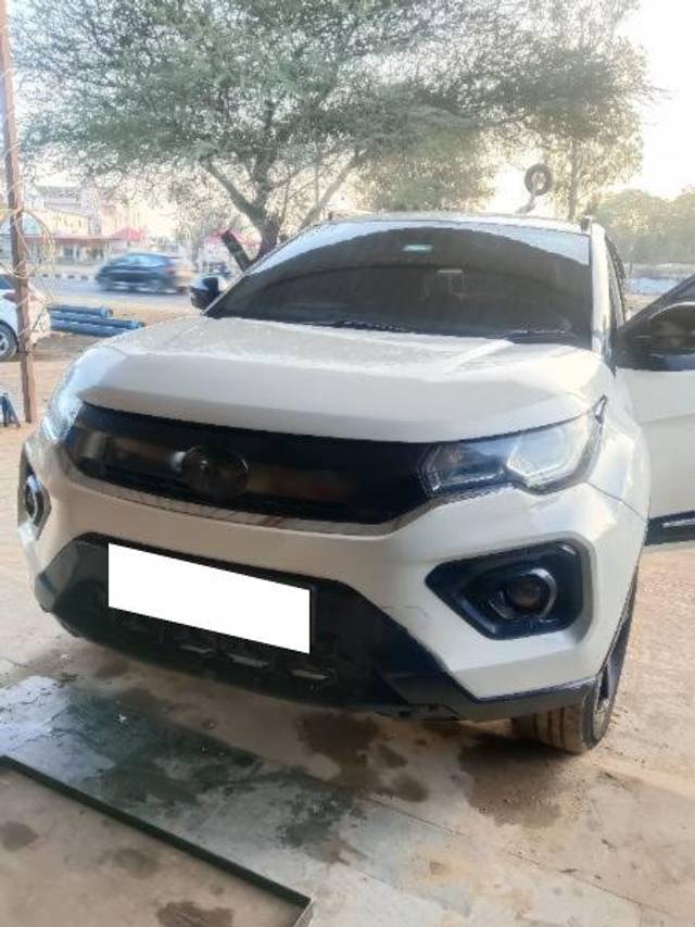 https://images10.gaadi.com/usedcar_image/4619394/original/processed_2298aa6e-abf6-4348-8ba9-39a221a5e7a0.jpg?imwidth=6402