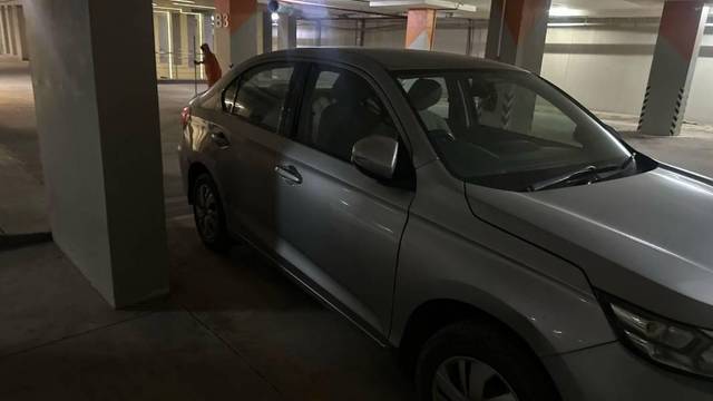 https://images10.gaadi.com/usedcar_image/4619411/original/processed_45d810f8-7ee1-4316-98a3-cf3cfb9372f0.jpeg?imwidth=6400