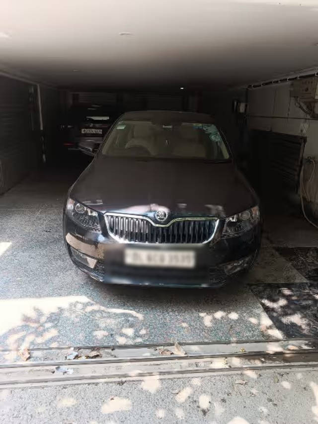 https://images10.gaadi.com/usedcar_image/4619418/original/38bb05a0-24ff-4b26-93f1-0a508063bd73.png?imwidth=6400