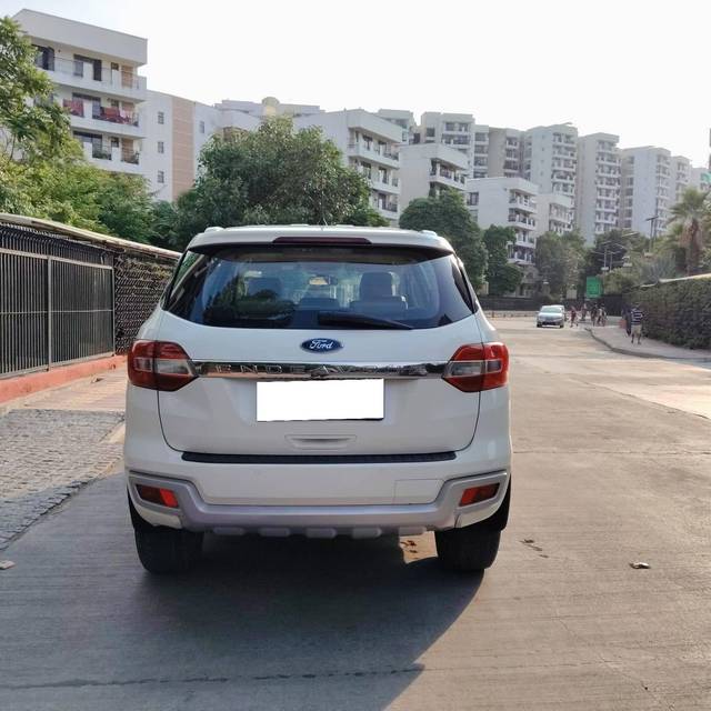https://images10.gaadi.com/usedcar_image/4619421/original/processed_916f4aaa4c91a76eb6b95320503b342f.jpg?imwidth=6402