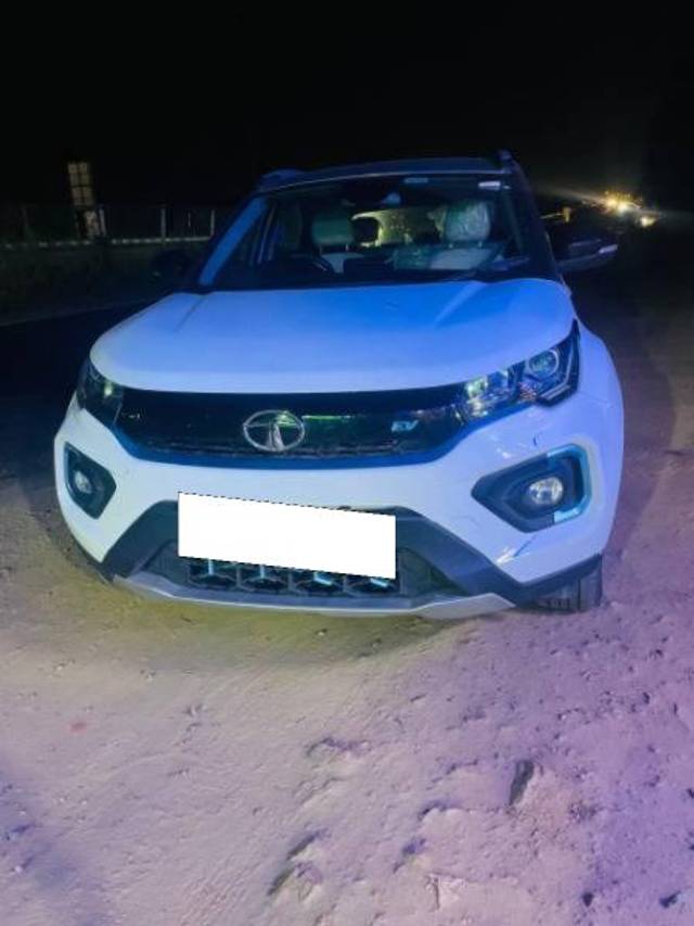 https://images10.gaadi.com/usedcar_image/4619423/original/processed_bfea6850-cd8c-4522-99b5-fd2e0641c274.jpeg?imwidth=6402
