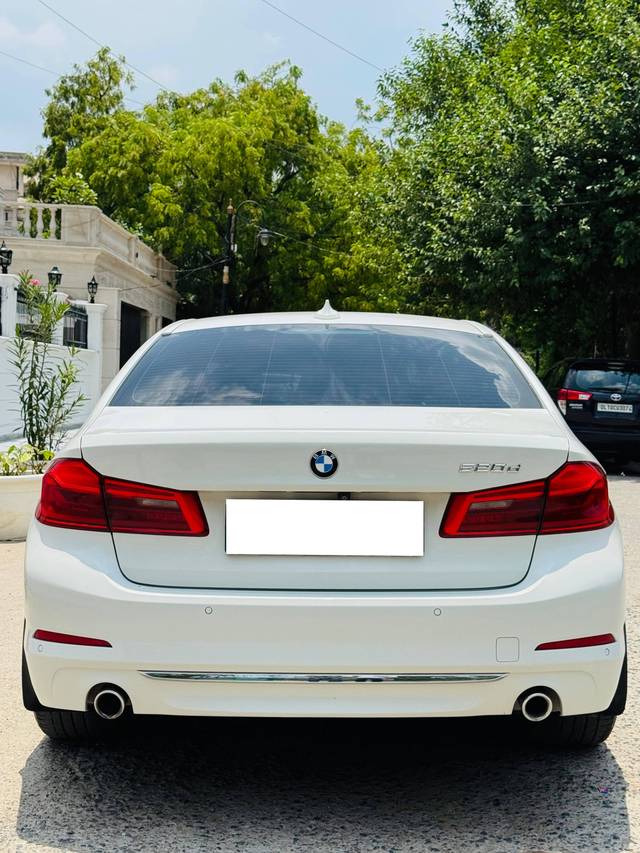 https://images10.gaadi.com/usedcar_image/4619426/original/processed_9d9f8fbd483c08afec9c4f6fefb40dd0.jpg?imwidth=6402
