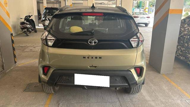 https://images10.gaadi.com/usedcar_image/4619454/original/processed_9ba8924f-b7bf-42ab-a212-c2631b909320.jpg?imwidth=6400