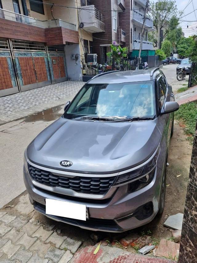 https://images10.gaadi.com/usedcar_image/4619475/original/processed_a5c3f907-d478-4131-9ae4-24f5b055d075.jpg?imwidth=6400