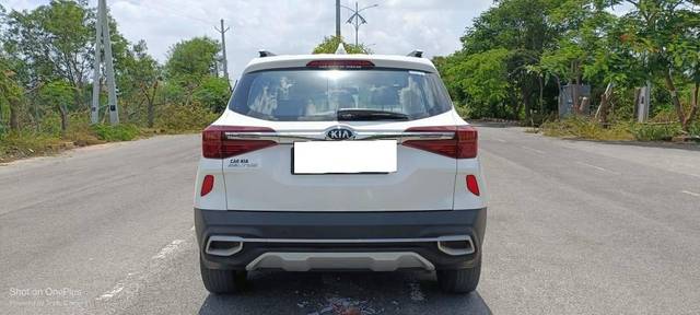 https://images10.gaadi.com/usedcar_image/4619490/original/processed_9748228411b9477b87298956c154418a.jpg?imwidth=6402
