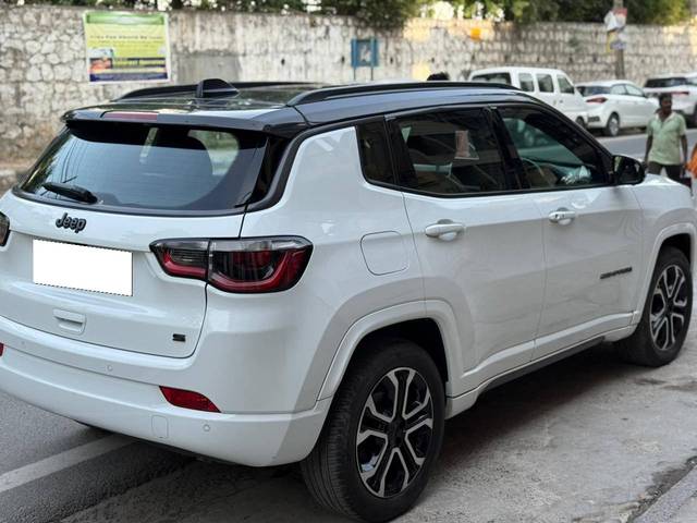 https://images10.gaadi.com/usedcar_image/4619496/original/processed_b668a16f6c798b0c87fad8e3b4608062.jpg?imwidth=6401