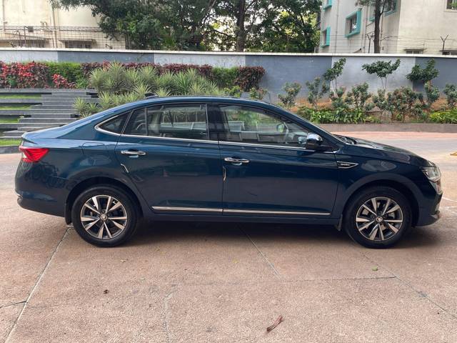 https://images10.gaadi.com/usedcar_image/4619500/original/processed_6b83839a0daa8ebde7cd0ed363531f24.jpeg?imwidth=6401