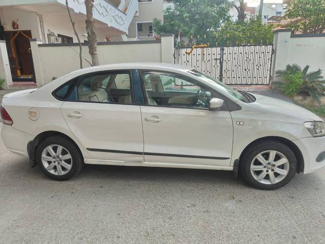 https://images10.gaadi.com/usedcar_image/4619537/original/processed_bf167bec140659575b74e3c434877cb3.jpg?imwidth=6401