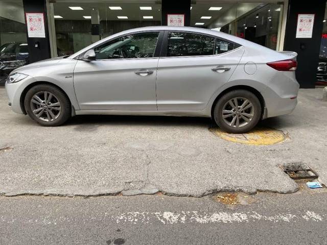 https://images10.gaadi.com/usedcar_image/4619542/original/processed_297c2544-9801-4a6b-beb7-3cc221ae2b93.jpg?imwidth=6402