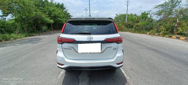 https://images10.gaadi.com/usedcar_image/4619543/original/processed_91f7f73c34616a3fb8f0c95e006a6da4.jpg?imwidth=6402