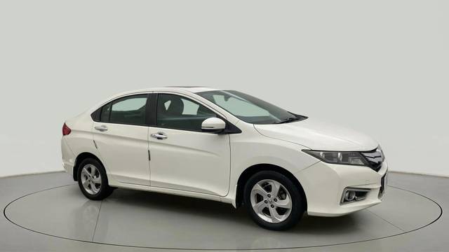 https://images10.gaadi.com/usedcar_image/4619558/original/ef475c4e45e02f6f5ff9193a689259b1.jpg?imwidth=6400