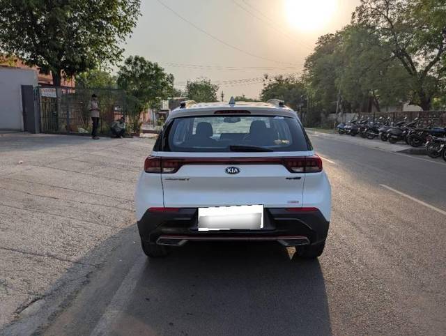 https://images10.gaadi.com/usedcar_image/4619563/original/processed_processed_d11ab80d-ff7f-4646-b96b-9af2ce1157d7.jpg?imwidth=6402
