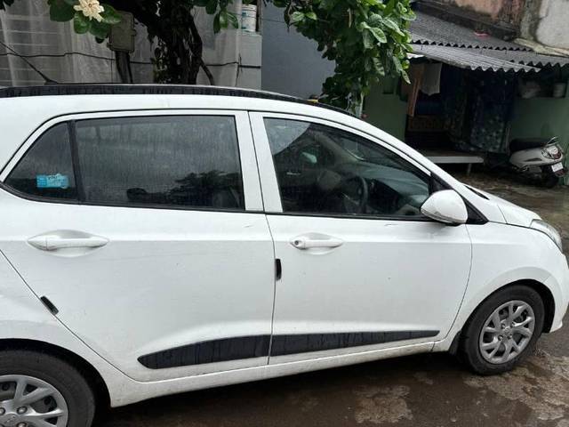 https://images10.gaadi.com/usedcar_image/4619571/original/processed_09f84fd1-bb2e-46aa-af5e-1d3a9cbcaf08.jpeg?imwidth=6401