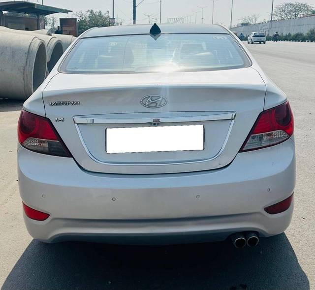https://images10.gaadi.com/usedcar_image/4619572/original/processed_601f5d1d40500b4233e98908ebd00030.jpg?imwidth=6402