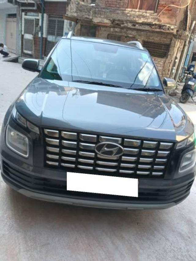 https://images10.gaadi.com/usedcar_image/4619584/original/processed_1239290d-0d95-420e-8c1b-b22d48f75513.jpeg?imwidth=6400