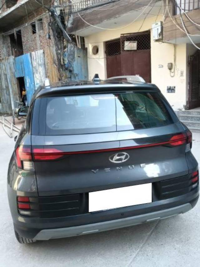 https://images10.gaadi.com/usedcar_image/4619584/original/processed_9649d755-37fd-4eb6-8ce6-ec274cdc1353.jpeg?imwidth=6401
