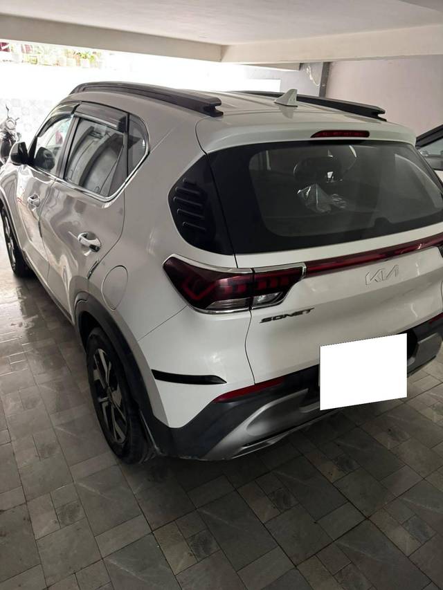 https://images10.gaadi.com/usedcar_image/4619586/original/processed_3c6f2049-ea41-4377-a8b6-0a67d115ea09.jpg?imwidth=6401