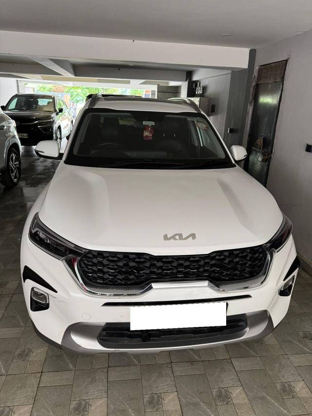 https://images10.gaadi.com/usedcar_image/4619586/original/processed_ceca220e-9b66-42ca-b8c9-d367c39c35cf.jpg?imwidth=6402