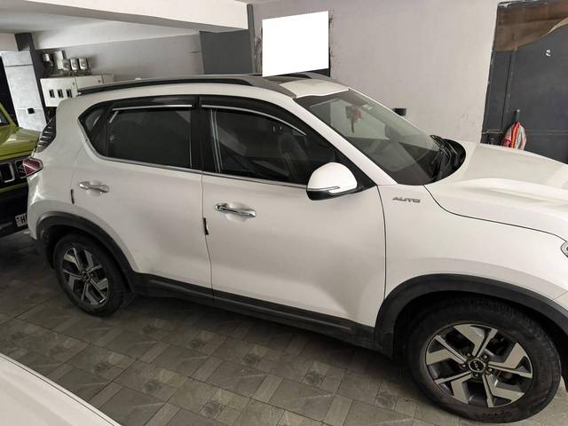 https://images10.gaadi.com/usedcar_image/4619586/original/processed_ff84b696-bee7-4cbb-b605-e8f83446a492.jpg?imwidth=6400