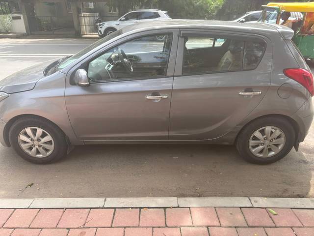 https://images10.gaadi.com/usedcar_image/4619589/original/87d46c18-ec27-47f1-ac4d-ed1168fb9d8f.jpg?imwidth=6402
