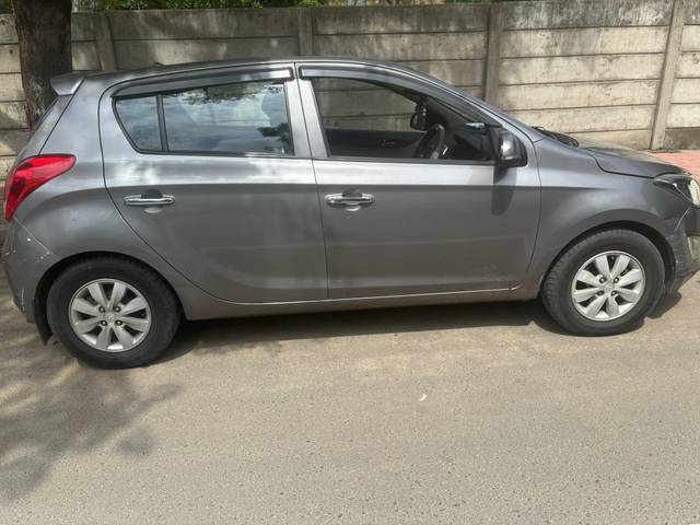 https://images10.gaadi.com/usedcar_image/4619589/original/8bf7cf91-6ec1-4b05-88b3-a1250bb5b4df.jpg?imwidth=6400