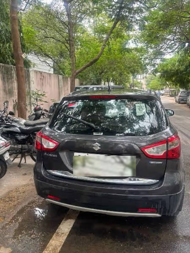 https://images10.gaadi.com/usedcar_image/4619591/original/579ec415-a18b-4b10-bc50-68bc42f0a32e.png?imwidth=6401