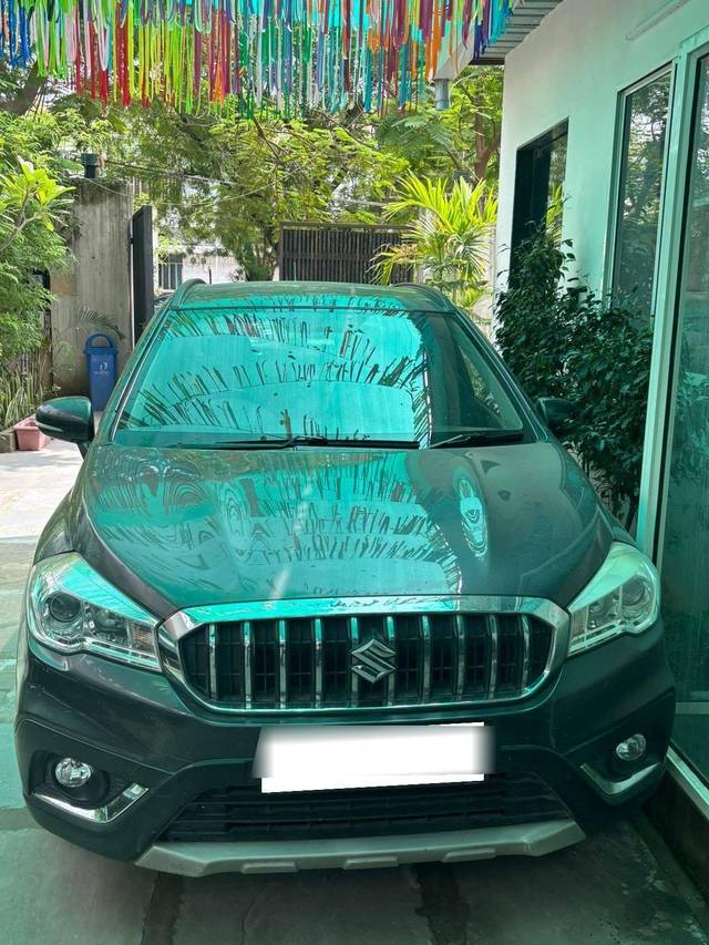 https://images10.gaadi.com/usedcar_image/4619591/original/processed_processed_f73abf60-c5eb-410b-bacd-bb5eecceb36d.jpg?imwidth=6402