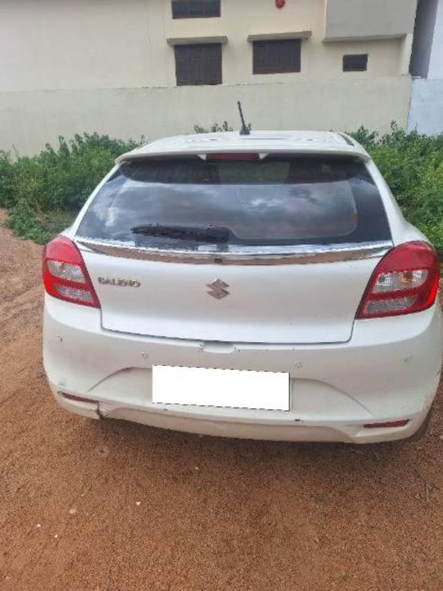 https://images10.gaadi.com/usedcar_image/4619625/original/processed_ac61a54b-45c2-4a3b-a678-f0a0aa7bdcfe.jpg?imwidth=6402
