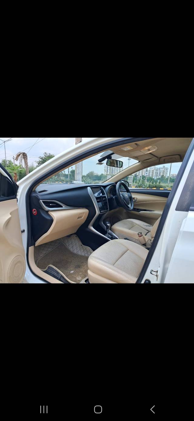 https://images10.gaadi.com/usedcar_image/4619628/original/0f5e0d0c649a05ddddfaa1e99b726751.jpg?imwidth=6400