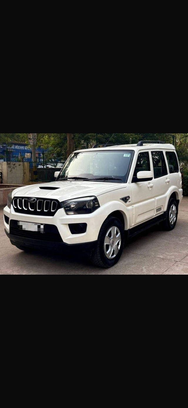 https://images10.gaadi.com/usedcar_image/4619644/original/processed_758f1716-bd80-4e90-b8f0-5728da7a61ff.png?imwidth=6402