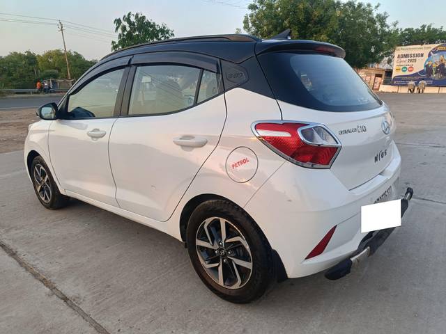 https://images10.gaadi.com/usedcar_image/4619647/original/processed_66eb5f4c3de29d4faf8dcf6c79d67202.jpg?imwidth=6402