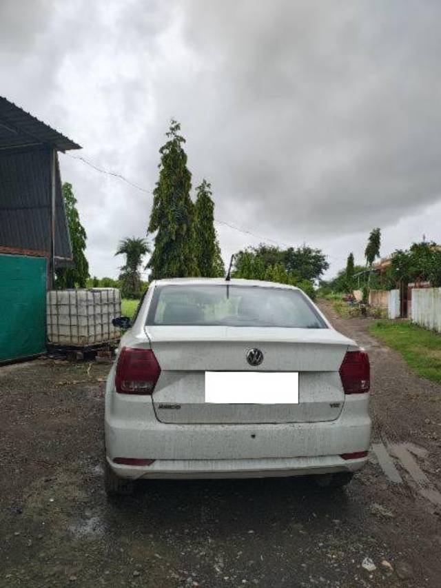 https://images10.gaadi.com/usedcar_image/4619653/original/processed_d4f813b7-f812-455d-a742-60c7bca8dda4.jpg?imwidth=6400