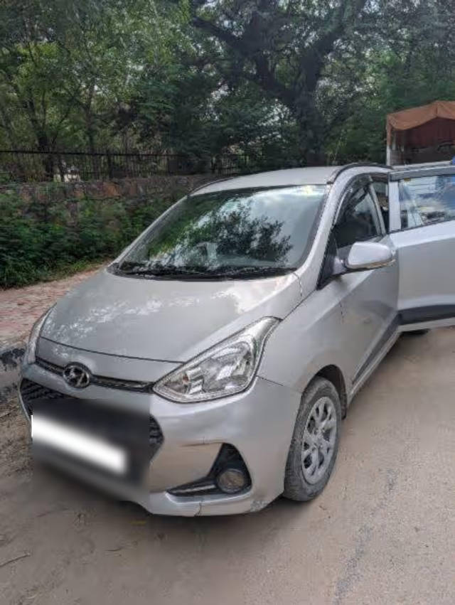 https://images10.gaadi.com/usedcar_image/4619671/original/6beccf43-cd76-4424-9f94-dbcf56c30dcb.png?imwidth=6400