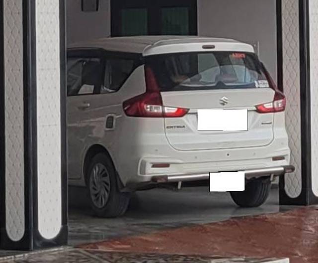 https://images10.gaadi.com/usedcar_image/4619681/original/processed_aa08375f-aa64-43ed-b4f7-edc3b812dacd.jpg?imwidth=6400