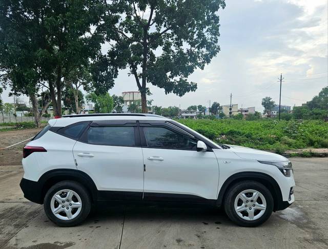 https://images10.gaadi.com/usedcar_image/4619689/original/e758802a8f6dc69cb13ff3881453ed98.jpg?imwidth=6401
