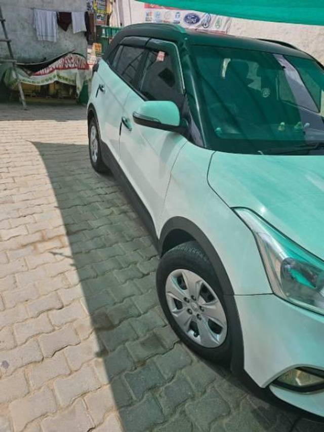 https://images10.gaadi.com/usedcar_image/4619693/original/processed_05f3f1b6-d70c-4d98-8667-79cd4909a3ee.jpg?imwidth=6402